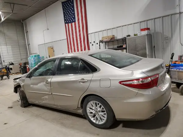 4T1BF1FK2HU710362 2017 TOYOTA CAMRY - Image 2