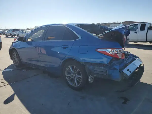 4T1BF1FK2HU710958 2017 TOYOTA CAMRY - Image 2