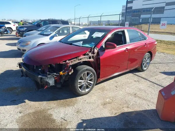 4T1BF1FK2HU711480 2017 TOYOTA CAMRY - Image 2