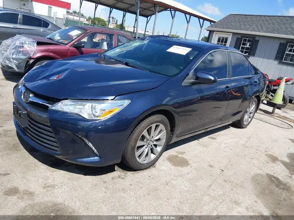 4T1BF1FK2HU712158 2017 TOYOTA CAMRY - Image 2