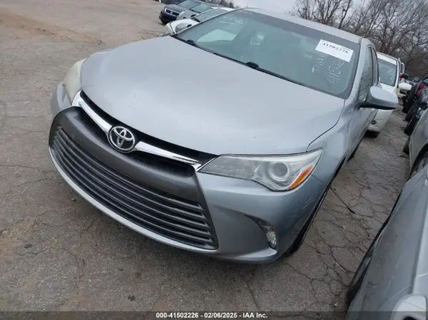 4T1BF1FK2HU713987 2017 TOYOTA CAMRY - Image 2