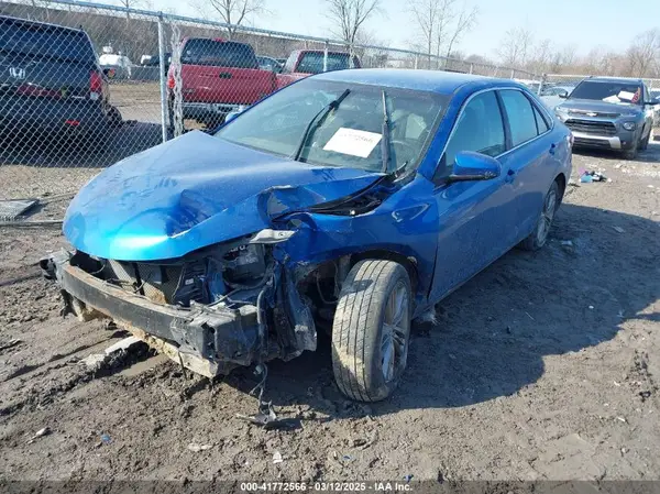 4T1BF1FK2HU715710 2017 TOYOTA CAMRY - Image 2