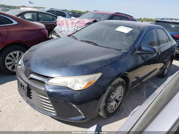 4T1BF1FK2HU716999 2017 TOYOTA CAMRY - Image 2