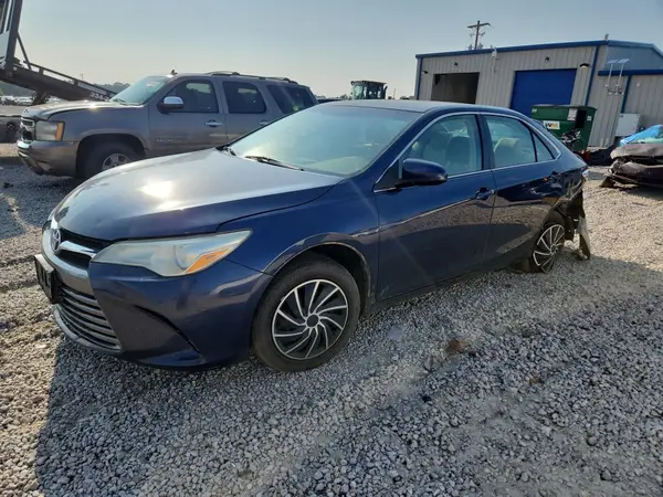 4T1BF1FK2HU717392 2017 TOYOTA CAMRY - Image 1
