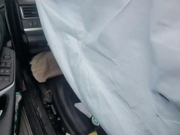 4T1BF1FK2HU717814 2017 TOYOTA CAMRY - Image 8