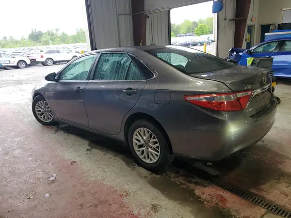 4T1BF1FK2HU721216 2017 TOYOTA CAMRY - Image 2