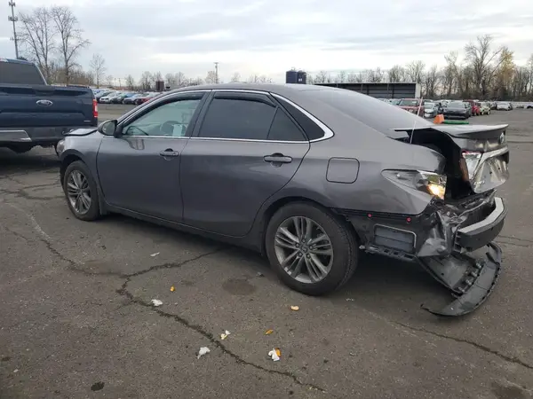 4T1BF1FK2HU721880 2017 TOYOTA CAMRY - Image 2