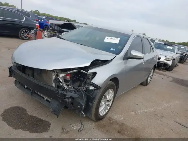 4T1BF1FK2HU727212 2017 TOYOTA CAMRY - Image 2