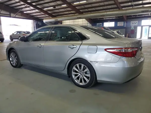 4T1BF1FK2HU727985 2017 TOYOTA CAMRY - Image 2