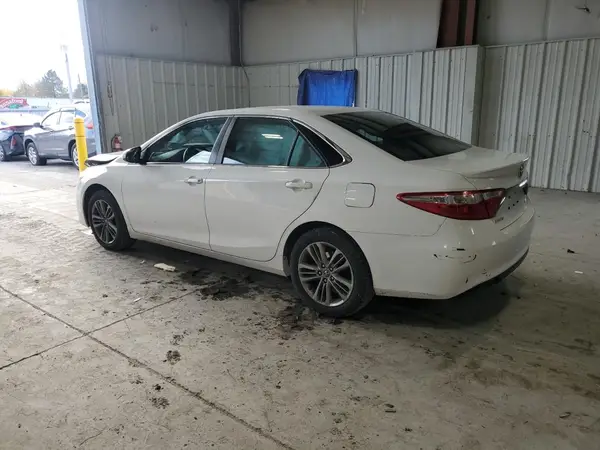 4T1BF1FK2HU728523 2017 TOYOTA CAMRY - Image 2