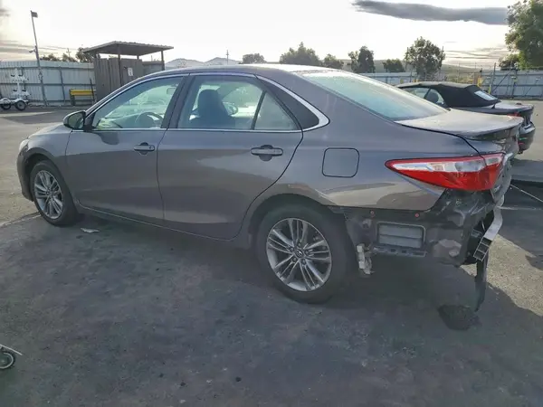 4T1BF1FK2HU728733 2017 TOYOTA CAMRY - Image 2