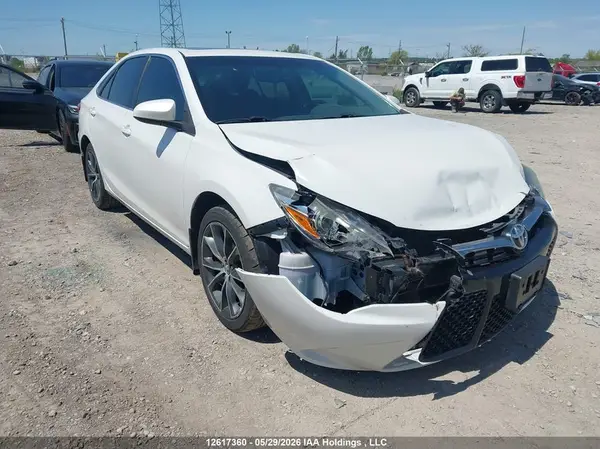 4T1BF1FK2HU728781 2017 TOYOTA CAMRY - Image 1