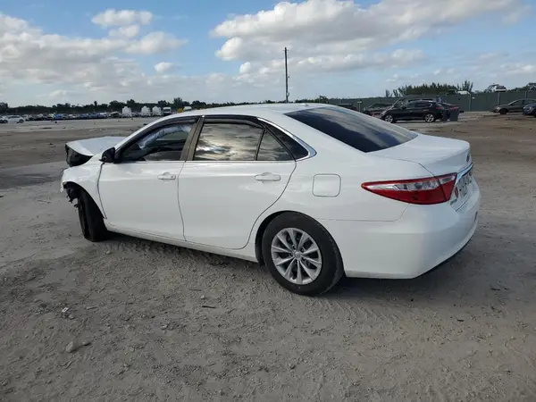 4T1BF1FK2HU728991 2017 TOYOTA CAMRY - Image 2