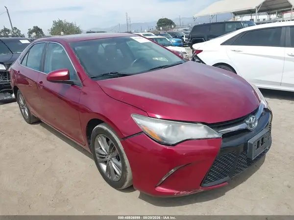 4T1BF1FK2HU729767 2017 TOYOTA CAMRY - Image 1