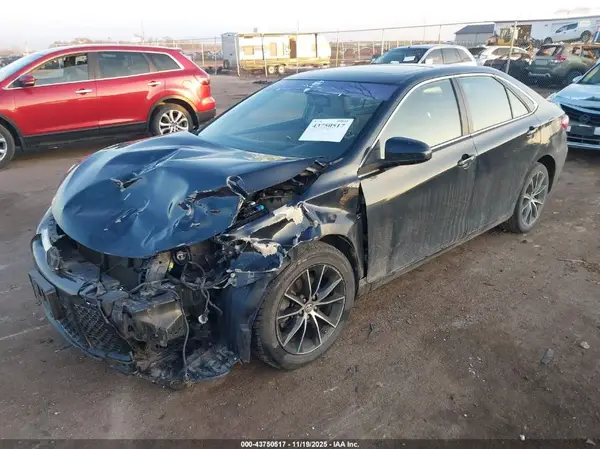 4T1BF1FK2HU730272 2017 TOYOTA CAMRY - Image 2