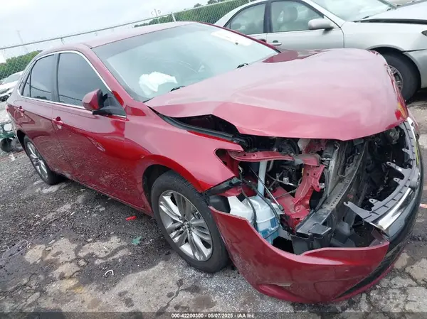 4T1BF1FK2HU732412 2017 TOYOTA CAMRY - Image 1