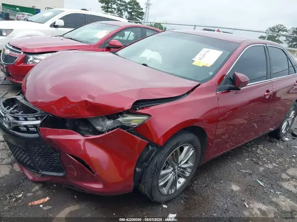 4T1BF1FK2HU732412 2017 TOYOTA CAMRY - Image 2