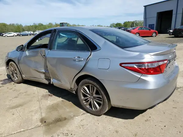 4T1BF1FK2HU733060 2017 TOYOTA CAMRY - Image 2