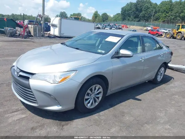 4T1BF1FK2HU733480 2017 TOYOTA CAMRY - Image 2