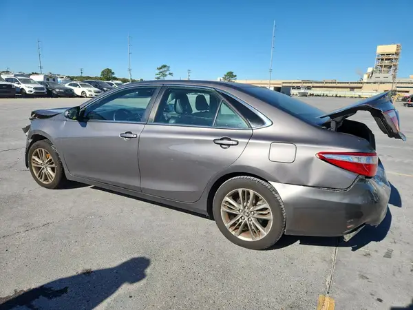 4T1BF1FK2HU733768 2017 TOYOTA CAMRY - Image 2