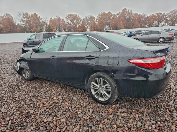 4T1BF1FK2HU733849 2017 TOYOTA CAMRY - Image 2