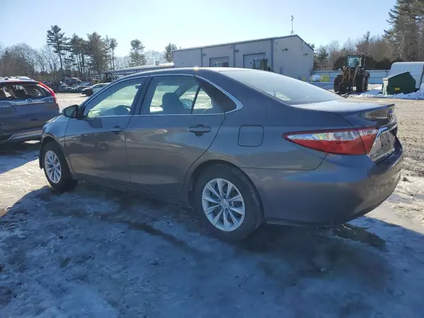 4T1BF1FK2HU734077 2017 TOYOTA CAMRY - Image 2