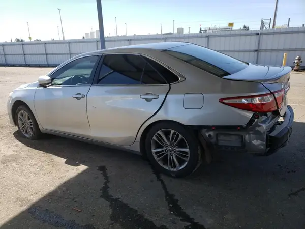 4T1BF1FK2HU735052 2017 TOYOTA CAMRY - Image 2