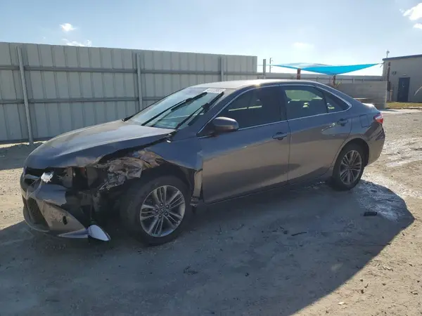 4T1BF1FK2HU735102 2017 TOYOTA CAMRY - Image 1