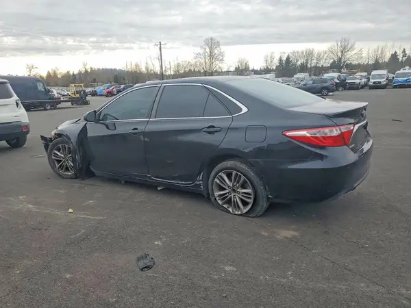 4T1BF1FK2HU735584 2017 TOYOTA CAMRY - Image 2