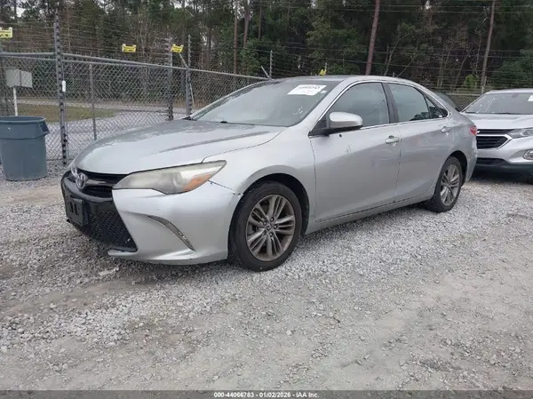 4T1BF1FK2HU739120 2017 TOYOTA CAMRY - Image 2