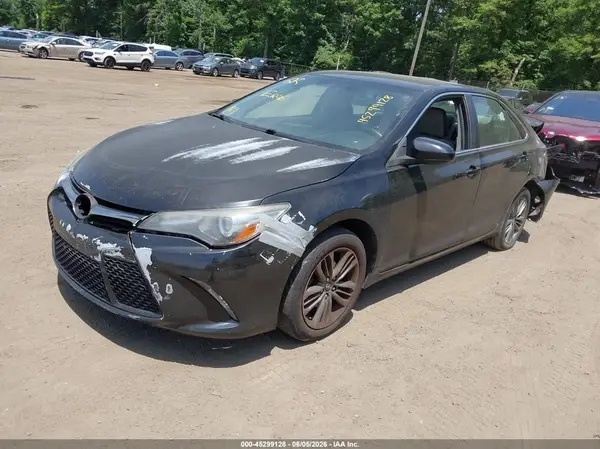 4T1BF1FK2HU742163 2017 TOYOTA CAMRY - Image 2