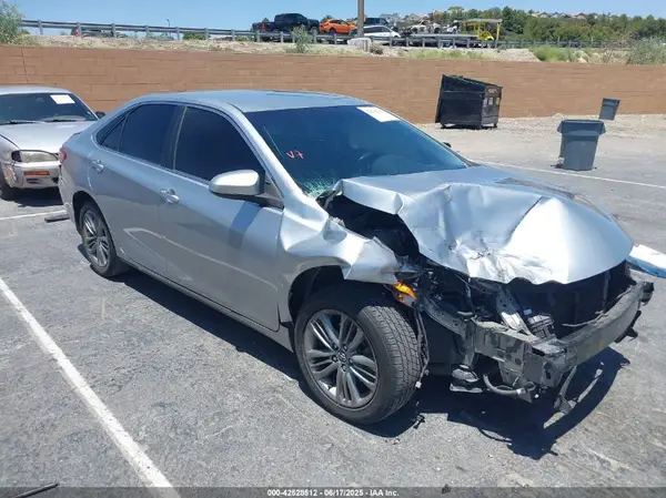 4T1BF1FK2HU748495 2017 TOYOTA CAMRY - Image 1