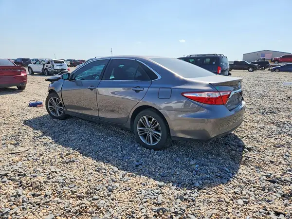 4T1BF1FK2HU748576 2017 TOYOTA CAMRY - Image 2