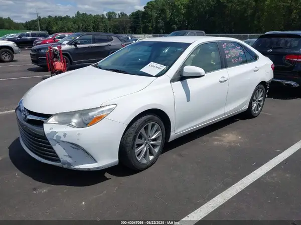 4T1BF1FK2HU751025 2017 TOYOTA CAMRY - Image 2
