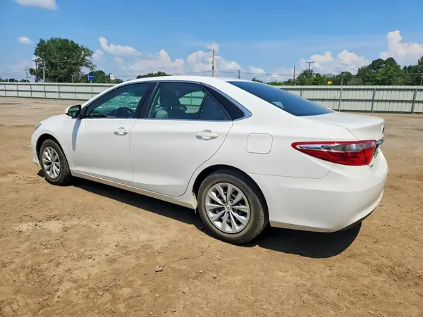 4T1BF1FK2HU751378 2017 TOYOTA CAMRY - Image 2