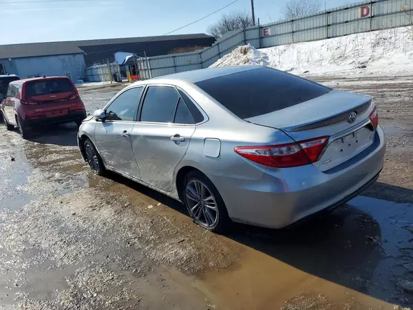 4T1BF1FK2HU753048 2017 TOYOTA CAMRY - Image 2