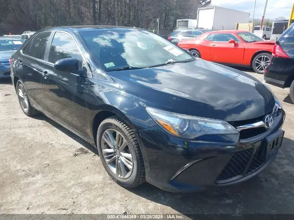 4T1BF1FK2HU754040 2017 TOYOTA CAMRY - Image 1