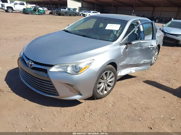 4T1BF1FK2HU754796 2017 TOYOTA CAMRY - Image 2