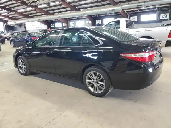 4T1BF1FK2HU756144 2017 TOYOTA CAMRY - Image 2