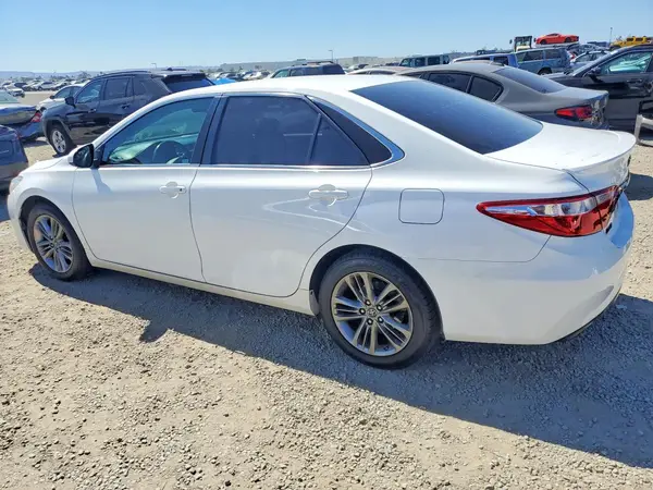 4T1BF1FK2HU756564 2017 TOYOTA CAMRY - Image 2