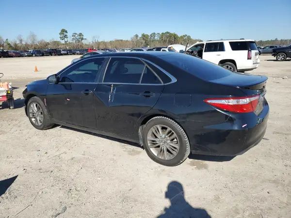 4T1BF1FK2HU757388 2017 TOYOTA CAMRY - Image 2