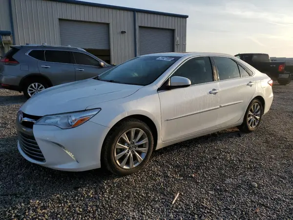 4T1BF1FK2HU757441 2017 TOYOTA CAMRY - Image 1