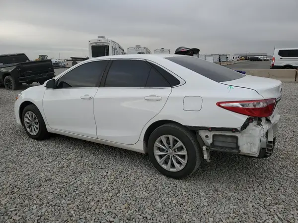 4T1BF1FK2HU757570 2017 TOYOTA CAMRY - Image 2