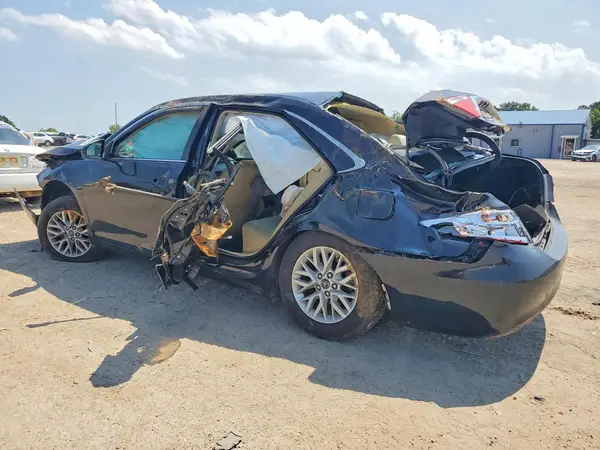 4T1BF1FK2HU757777 2017 TOYOTA CAMRY - Image 2