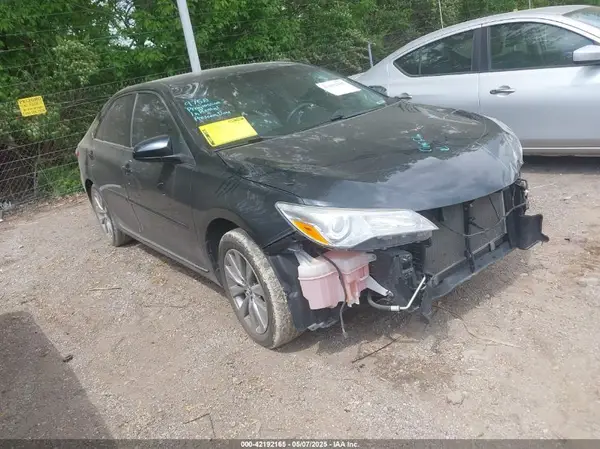 4T1BF1FK2HU759707 2017 TOYOTA CAMRY - Image 1