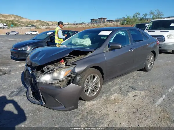 4T1BF1FK2HU760145 2017 TOYOTA CAMRY - Image 2