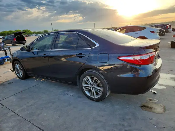 4T1BF1FK2HU760999 2017 TOYOTA CAMRY - Image 2