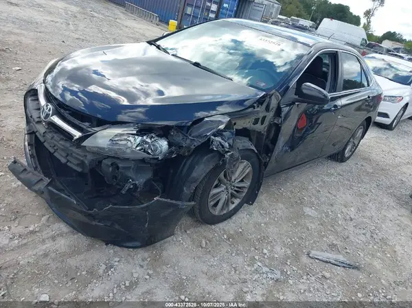 4T1BF1FK2HU762560 2017 TOYOTA CAMRY - Image 2