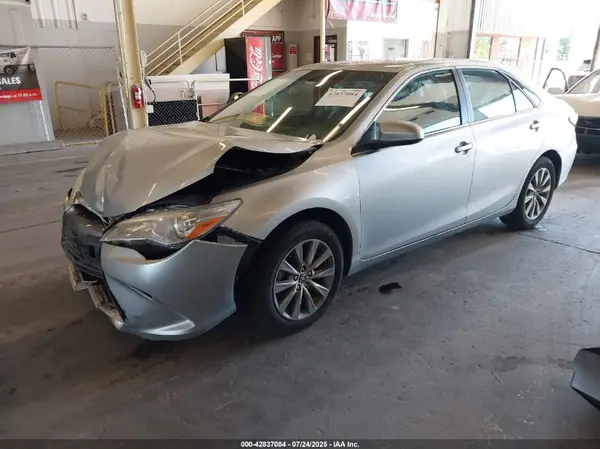 4T1BF1FK2HU763773 2017 TOYOTA CAMRY - Image 2