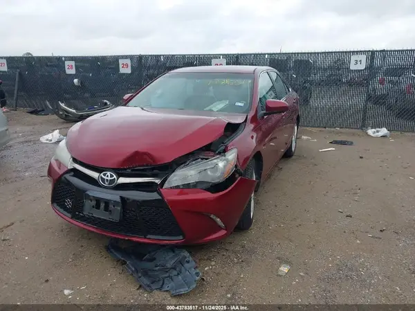 4T1BF1FK2HU764647 2017 TOYOTA CAMRY - Image 2